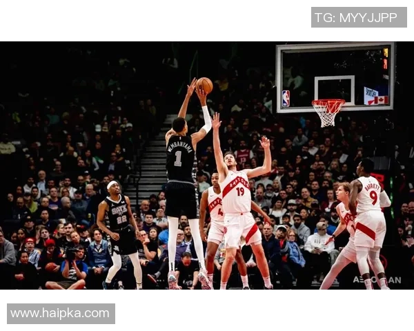 马刺与热火总决赛第三场激战回顾球星表现与战术分析